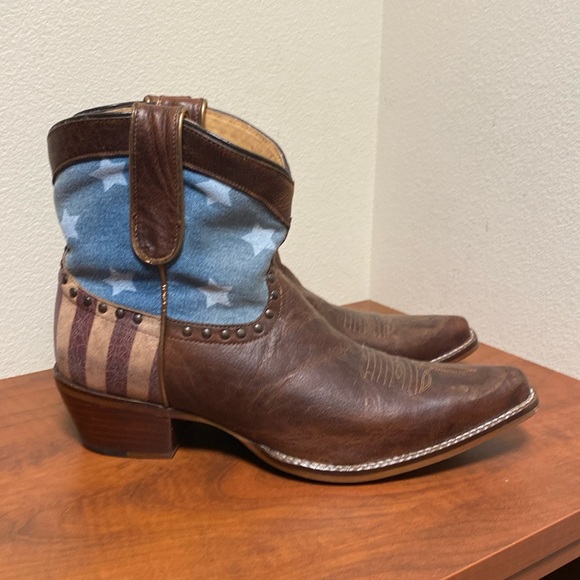 NWOT Women’s Shyanne Booties, size 10 - Picture 2 of 10